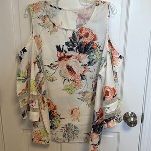 1x women’s cold shoulder blouse